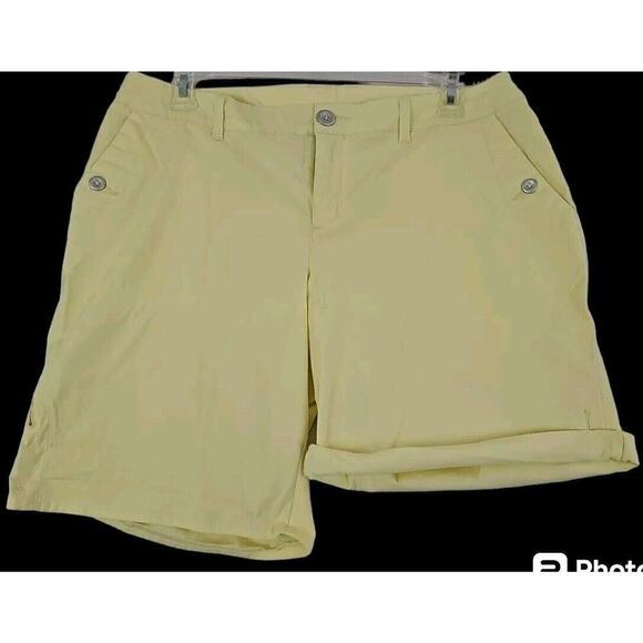 Lane Bryant ~Woman Size 16~ Yellow Cotton Blend Shorts Stretch. - Picture 1 of 9